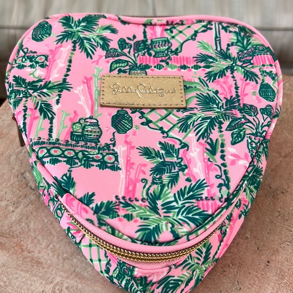 Lilly Pulitzer heart shaped case in "Mandevilla Baby Always Worth It"  NEW - Picture 3 of 9